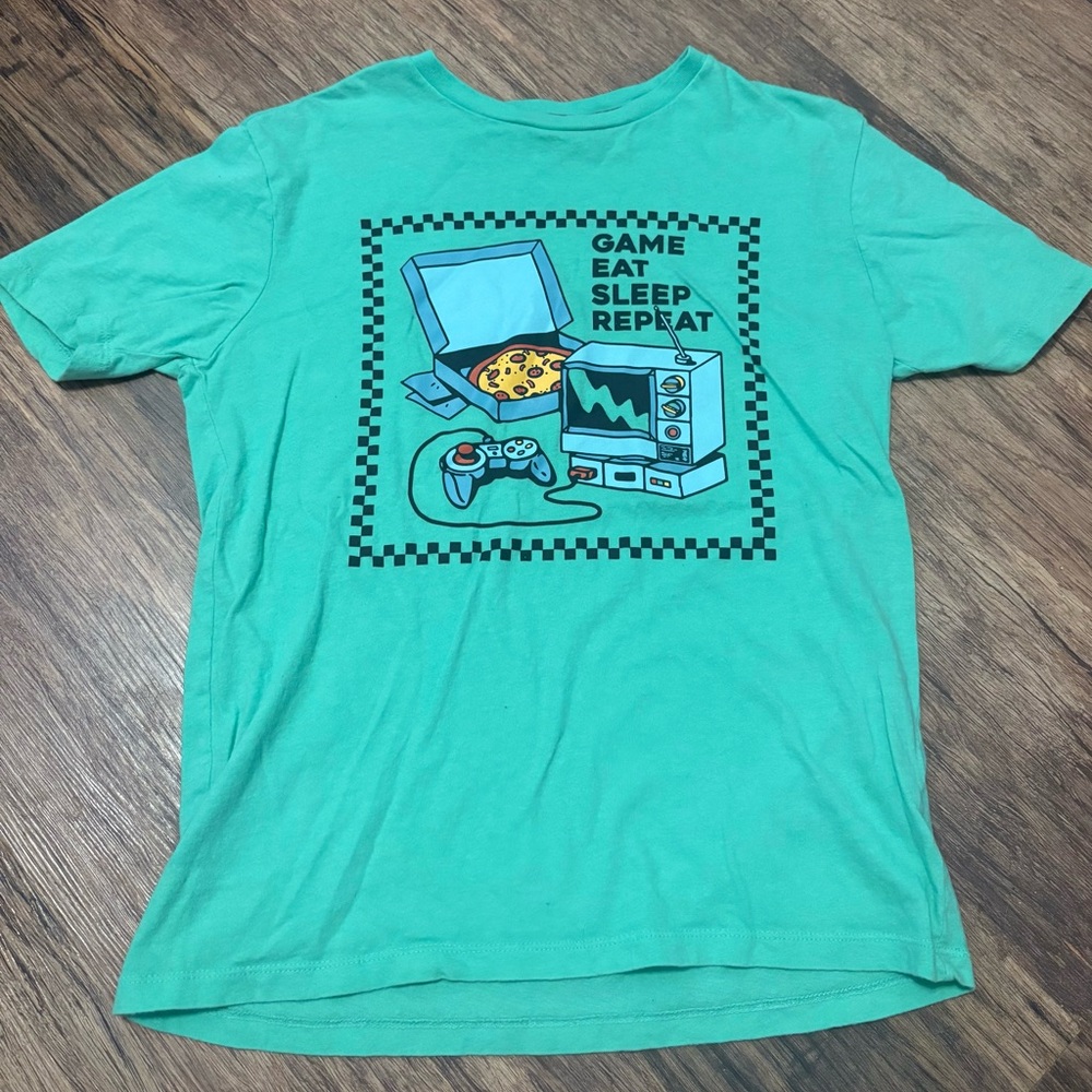 Bundle - 2 Boys Old Navy graphic tees